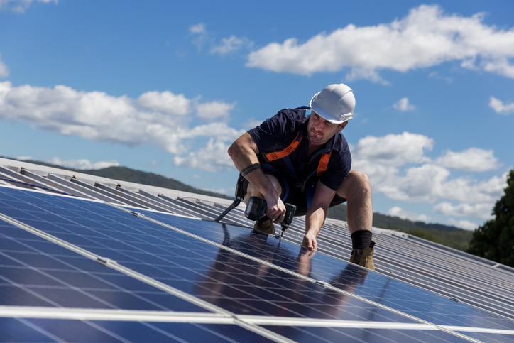 Suporte de painel solar no telhado