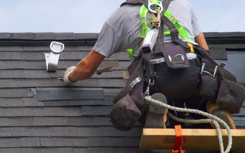 Como instalar telhas Shingle em 5 passos