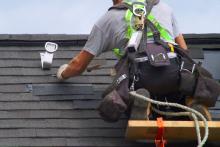 Como instalar telhas Shingle em 5 passos